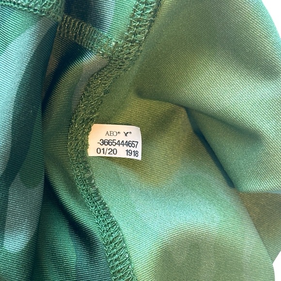 American Eagle TACKMA Tech Performance 7.5” Bike Shorts Green Camo Women’s XS - Picture 5 of 5